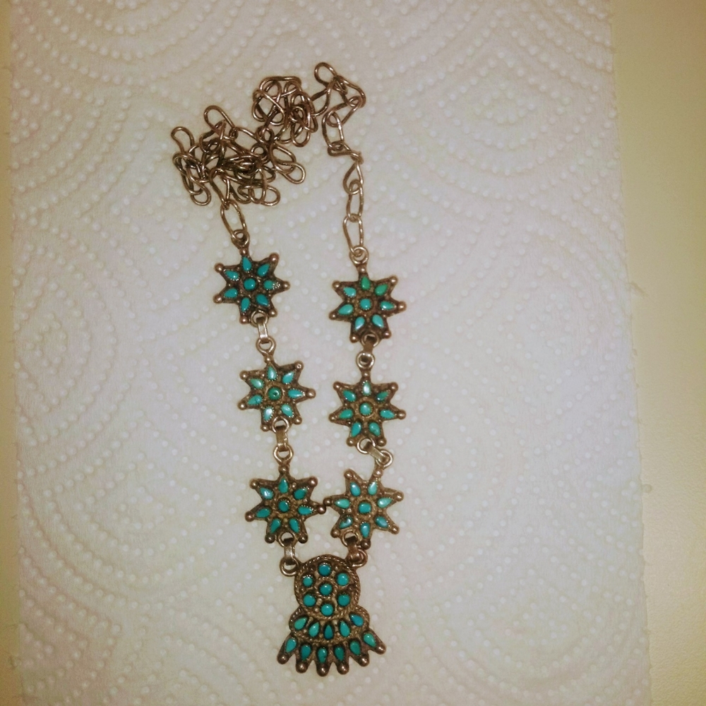 Jewelry's Silver Necklaces